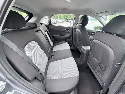 Used 2021 Hyundai Kona SE FWD image 24