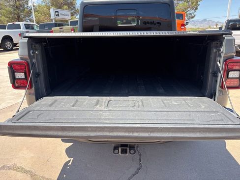 Used 2020 Jeep Gladiator Rubicon w/ Uconnect 4C Nav & Sound Group image 50