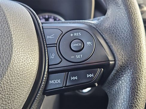 Used 2020 Toyota RAV4 XLE image 14