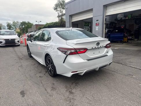 Used 2024 Toyota Camry SE w/ Convenience Package FWD image 6