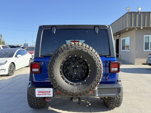 Used 2018 Jeep Wrangler Unlimited Rubicon AWD/4WD image 4