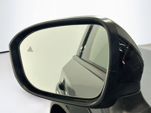 Used 2023 Nissan Ariya AWD image 16
