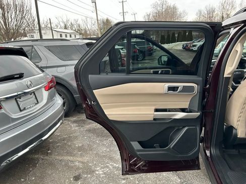 Certified 2022 Ford Explorer XLT w/ Equipment Group 202A image 17