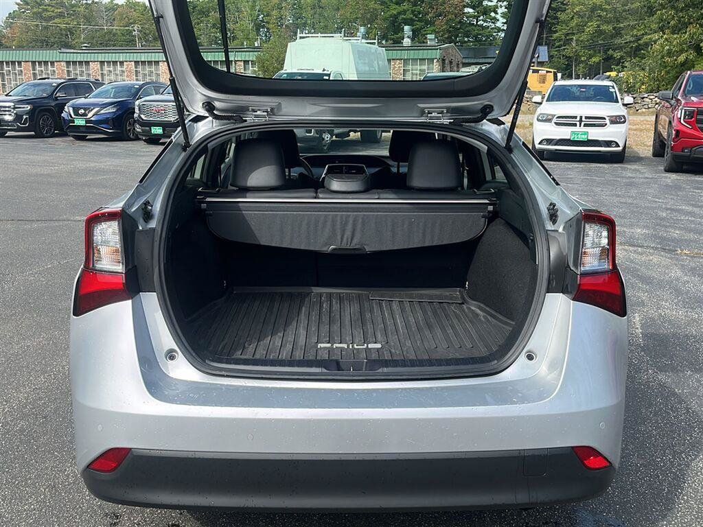 Used 2022 Toyota Prius AWD image 19