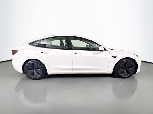 Used 2021 Tesla Model 3 Standard Range Plus image 11