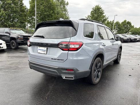 Used 2025 Honda Pilot Black Edition image 22