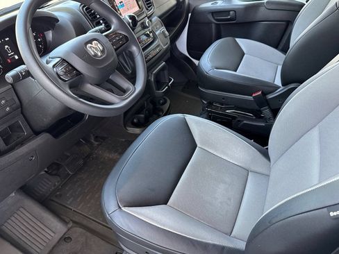 Used 2026 RAM ProMaster 2500 w/ Convenience Group FWD image 5