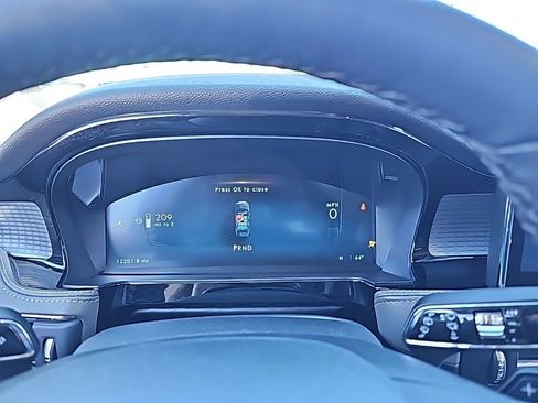 Used 2024 Lincoln Corsair AWD w/ Equipment Group 101A image 9