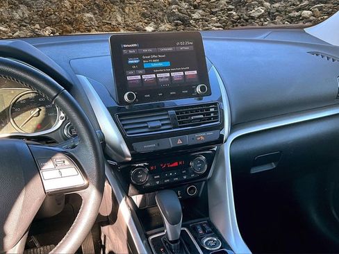 Used 2023 Mitsubishi Eclipse Cross SE image 6