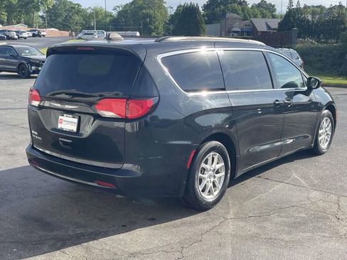 Used 2021 Chrysler Voyager Lxi FWD image 6