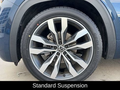 Used 2020 Volkswagen Atlas Cross Sport SEL R-Line AWD/4WD image 19