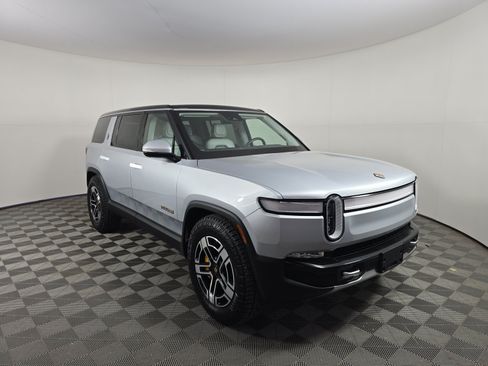 Used 2023 Rivian R1S Launch Edition AWD/4WD image 7