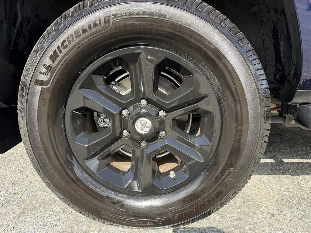 Used 2018 Toyota 4Runner SR5 Premium AWD/4WD image 6