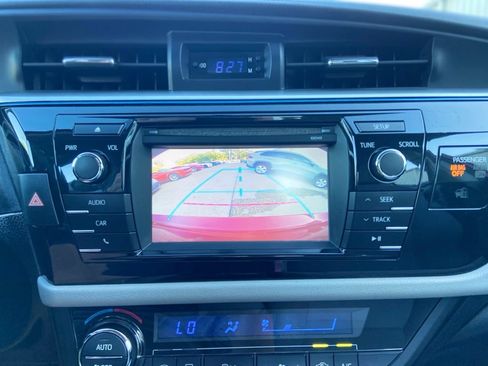 Used 2014 Toyota Corolla LE FWD image 27