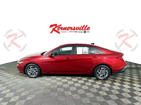 Used 2024 Hyundai Elantra SEL image 4