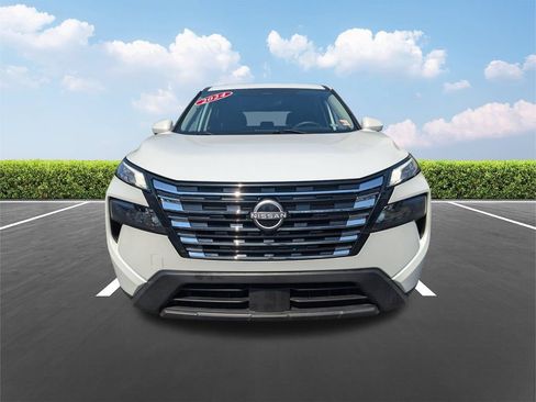 Used 2024 Nissan Rogue SV FWD image 10