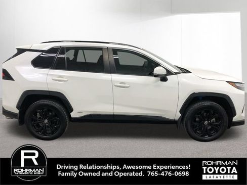 Used 2022 Toyota RAV4 SE w/ Convenience Package AWD/4WD image 9