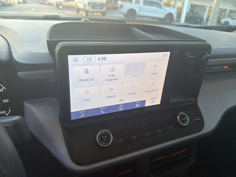 Used 2023 Ford Maverick XLT image 12