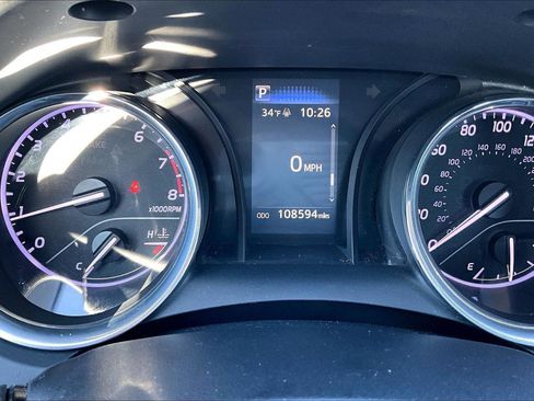 Used 2020 Toyota Camry LE image 11