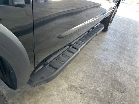 Used 2021 Nissan Titan PRO-4X w/ Pro-4x Convenience Package AWD/4WD image 16