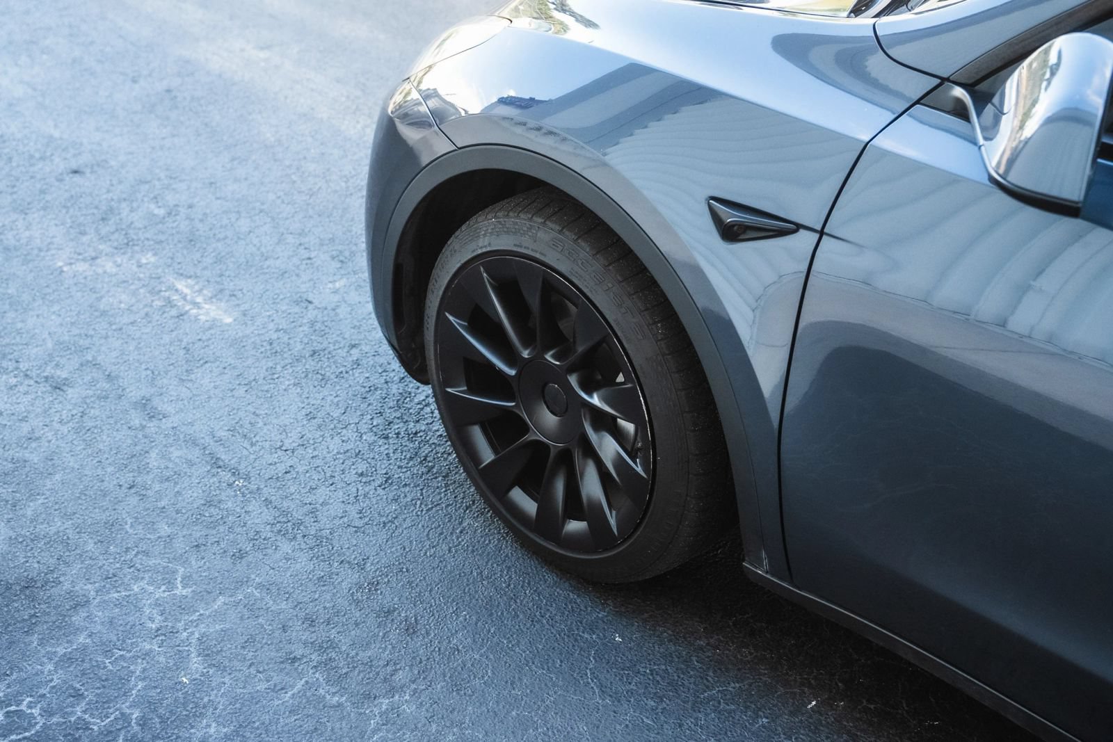 Used 2023 Tesla Model Y 2WD image 10