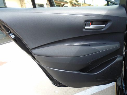 Used 2020 Toyota Corolla LE image 29