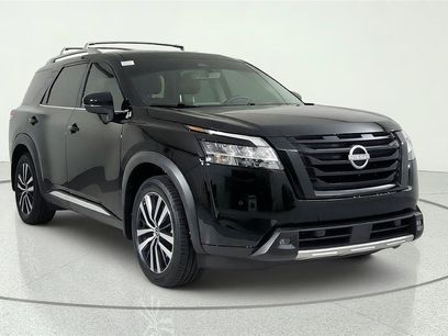 Used 2024 Nissan Pathfinder Platinum w/ Lighting Package (N92)