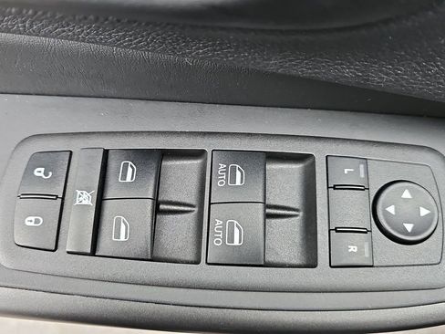 Used 2022 Jeep Cherokee Trailhawk w/ Comfort/Convenience Group image 27