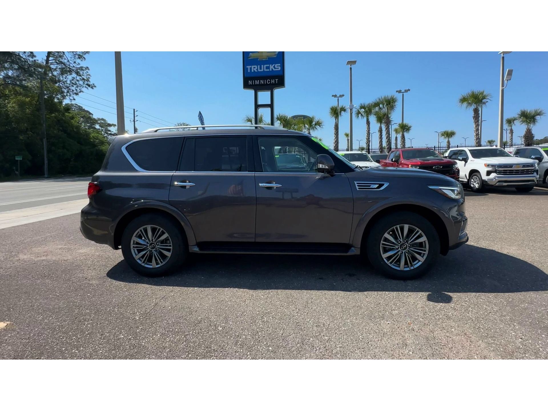 Used 2024 INFINITI QX80 Luxe RWD image 9