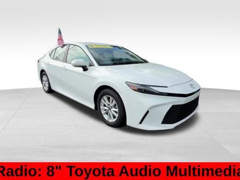 Used 2026 Toyota Camry LE FWD image 10