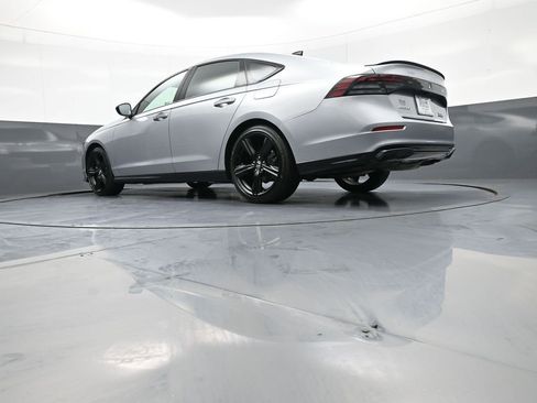 Used 2025 Honda Accord Sport image 31