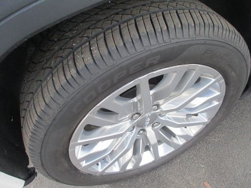 Used 2019 GMC Sierra 1500 Denali w/ Denali Ultimate Package image 12