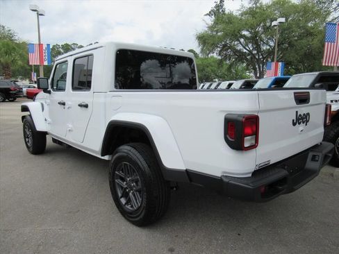 New 2026 Jeep Gladiator Sport AWD/4WD image 4
