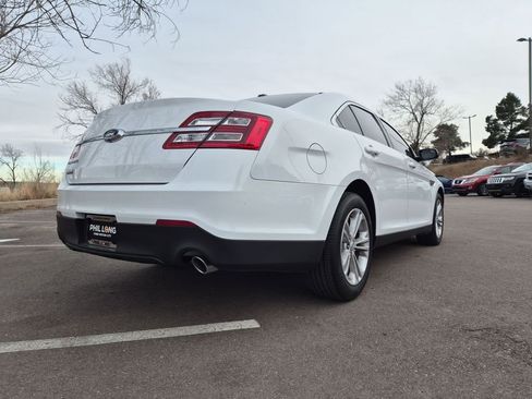 Used 2019 Ford Taurus SE image 7