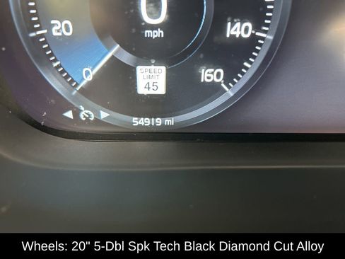 Used 2020 Volvo XC60 T5 Momentum image 25