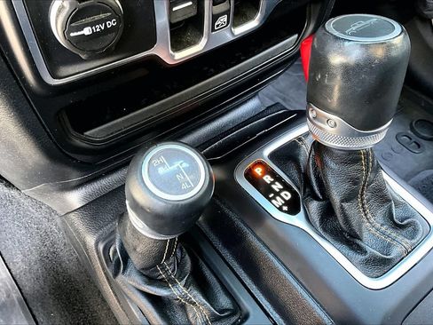 Used 2021 Jeep Gladiator Overland AWD/4WD image 26