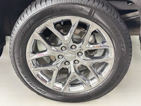 Used 2024 Chevrolet Silverado 1500 High Country w/ High Country Premium Package AWD/4WD image 39