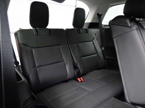 Used 2025 Ford Explorer Active w/ Active Comfort Package RWD image 35