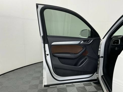 Used 2018 Audi Q3 2.0T Premium w/ Convenience Package FWD image 19
