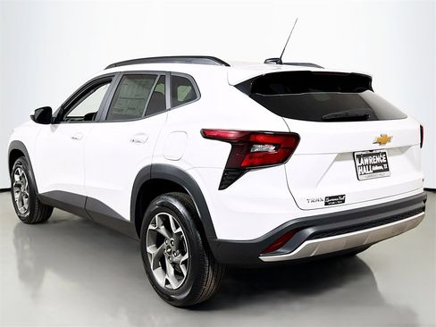 New 2026 Chevrolet Trax LT w/ Driver Confidence Package image 3