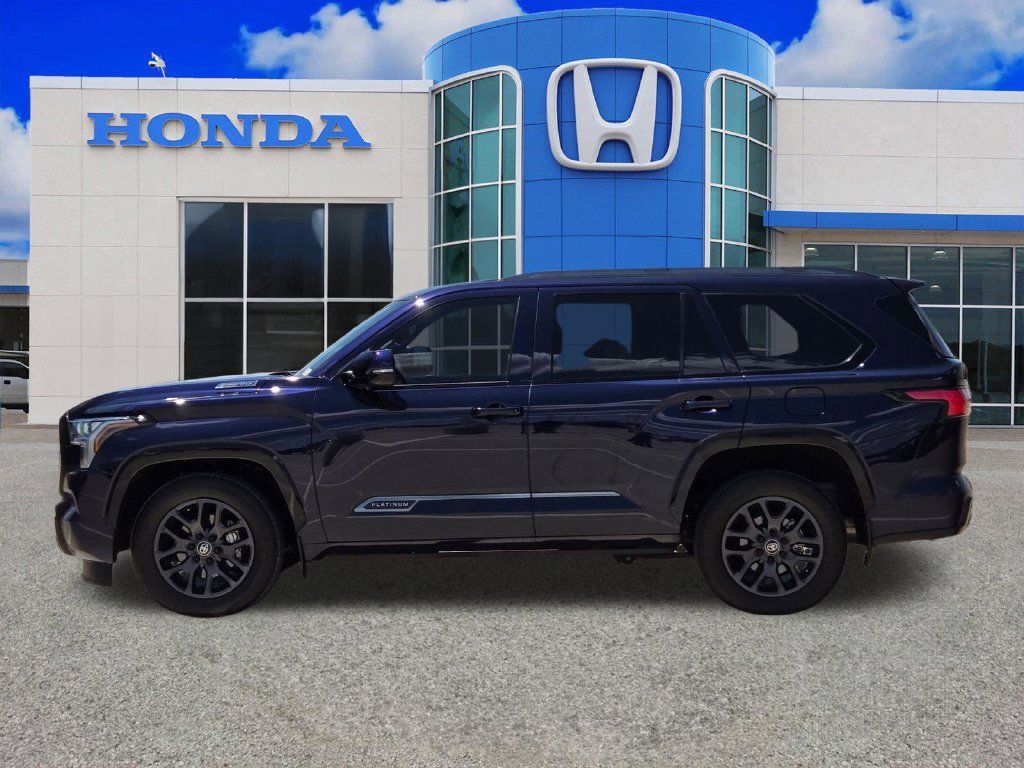 Used 2025 Toyota Sequoia Platinum AWD/4WD image 6