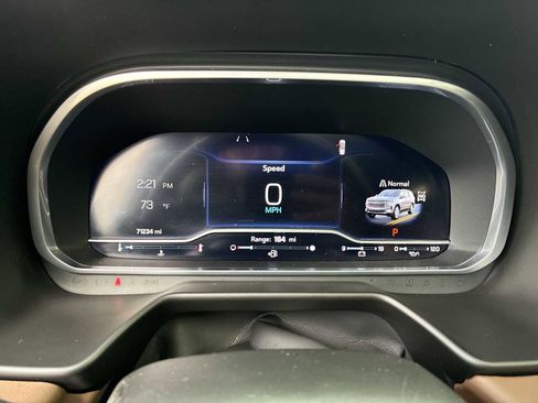 Certified 2023 Chevrolet Suburban High Country image 11