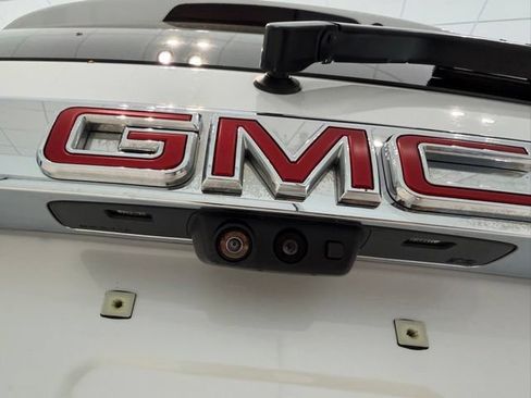 Used 2023 GMC Acadia Denali w/ Denali Ultimate Package AWD/4WD image 7
