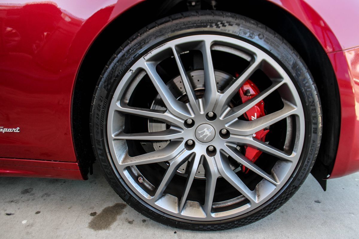Used 2018 Maserati Ghibli S GranSport RWD image 30