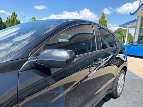 Used 2019 Honda HR-V LX image 12