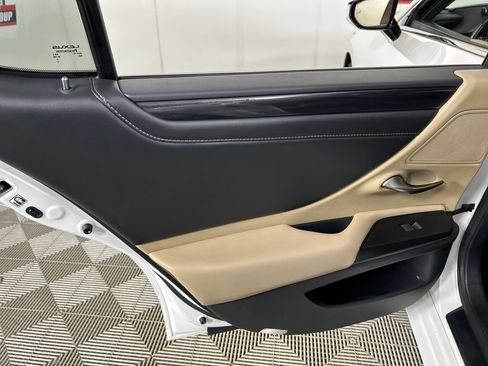 Used 2020 Lexus ES 350 w/ Premium Package FWD image 16