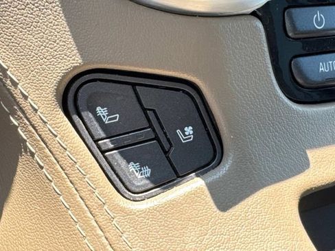 Used 2019 GMC Yukon SLT w/ Open Road Package AWD/4WD image 42