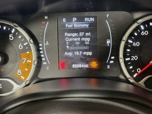 Used 2023 Jeep Renegade Latitude AWD/4WD image 14