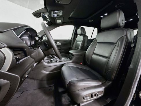 Used 2022 Chevrolet Traverse LT w/ LT Premium Package FWD image 23