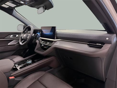 New 2026 Ford Explorer Platinum image 30